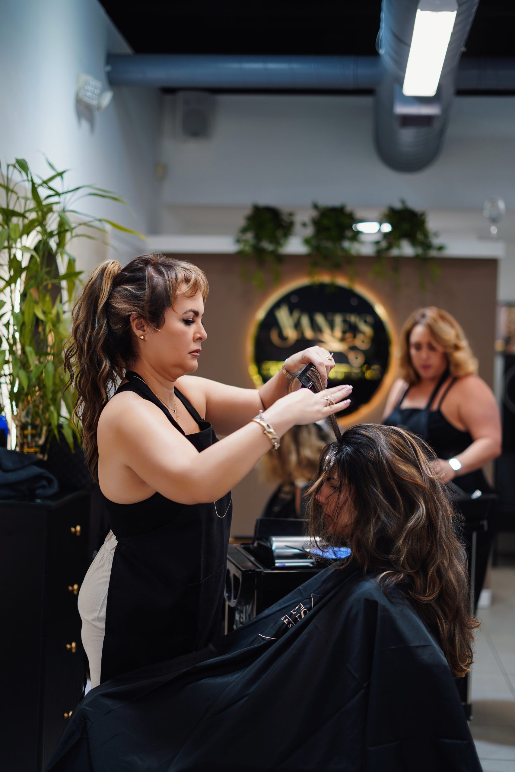 Hair Salon at Vane's Hair Styling & Spa in Miami, FL